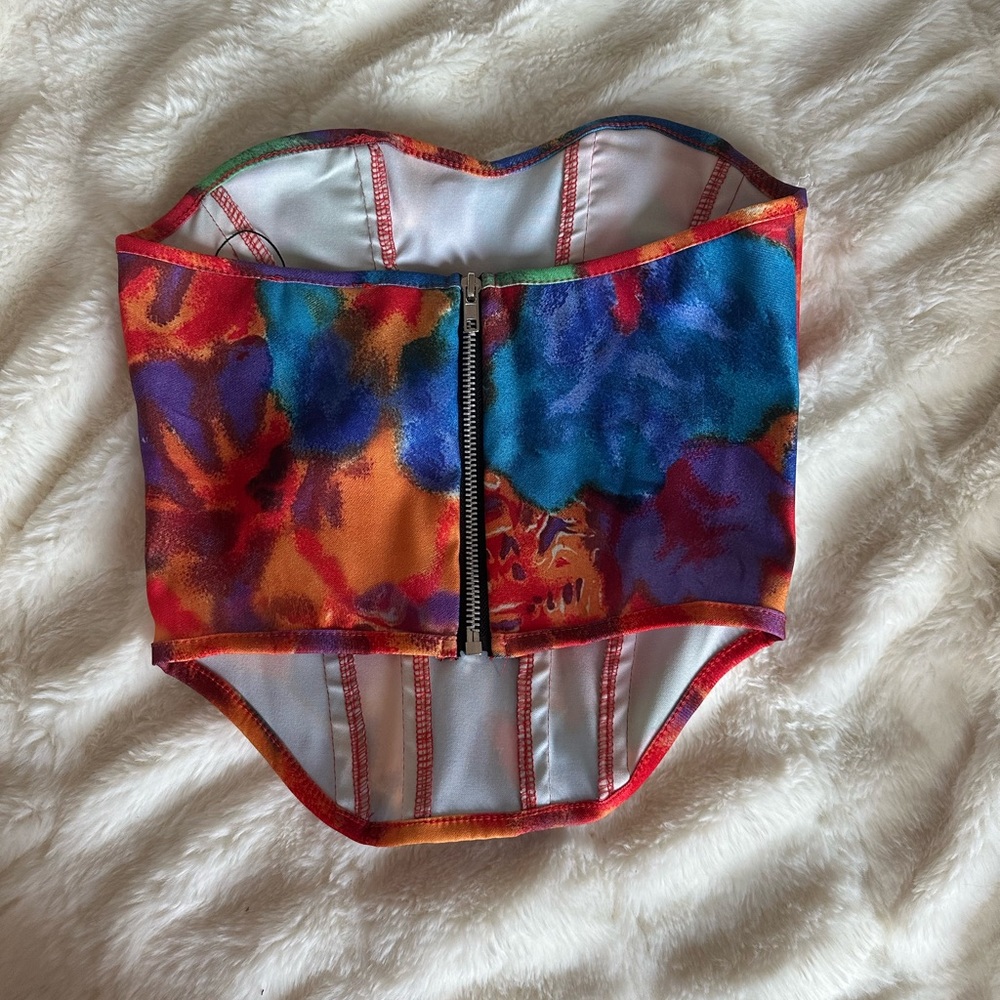 Corset - Picture 2 of 4